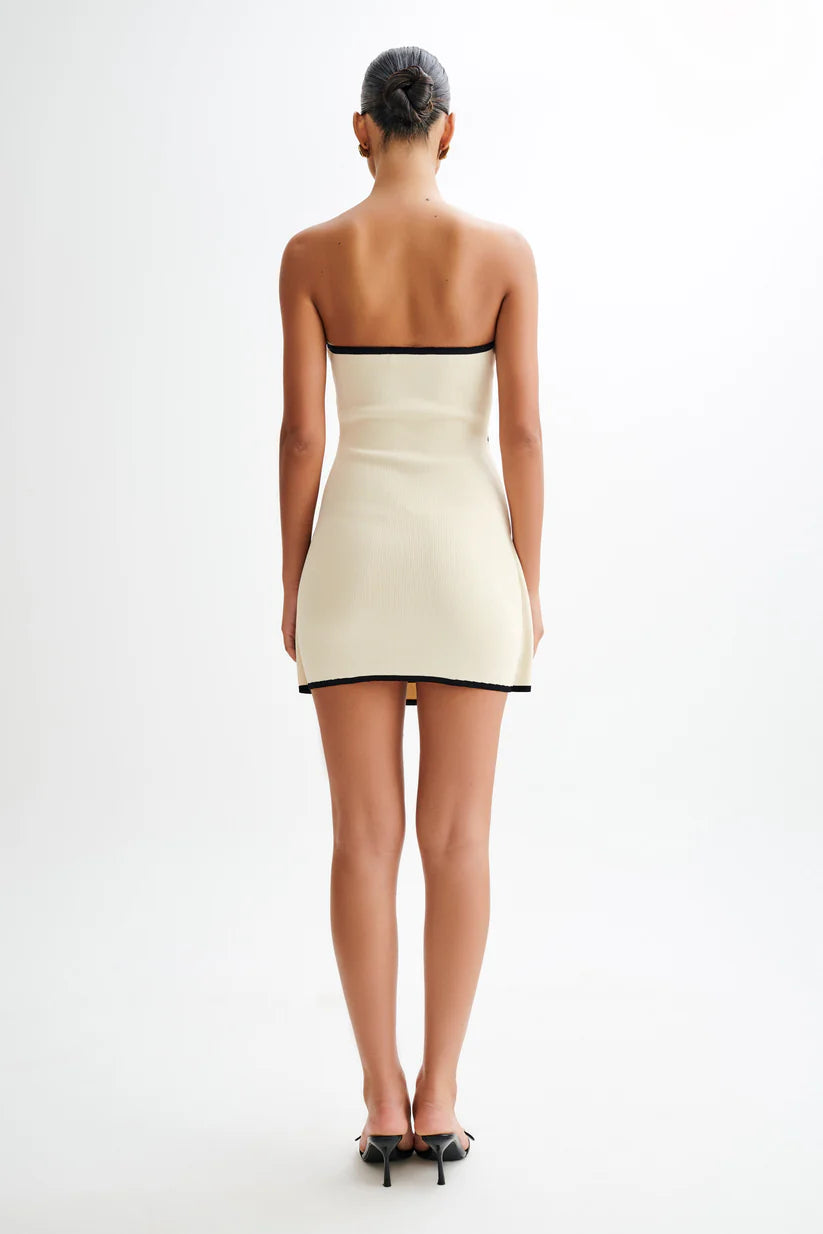 Mila | Chic Strapless Ribbed Dress